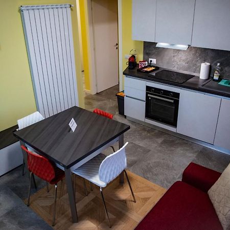 Casa Flavia Apartment Rozzano Bagian luar foto